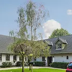 Bed & Breakfast Laerkelill 3*