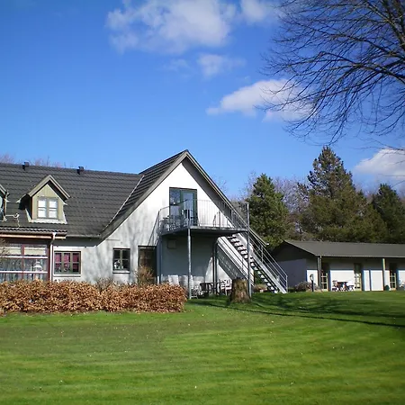 Laerkelill 3* Skovlund