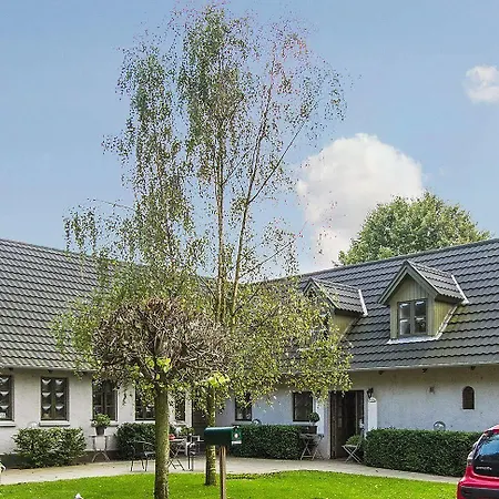 Bed and breakfast Laerkelill 3*